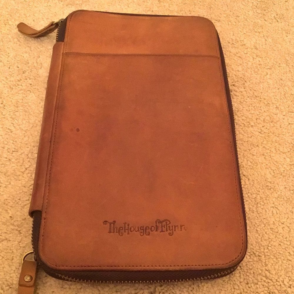 Vintage House Of Flynn Unisex Leather travelers wallet
